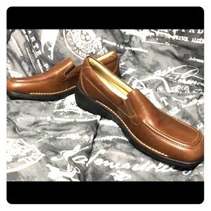 Dockers size 8 brown leather loafers